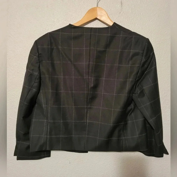 Hugo Boss Jianne Cropped Collarless Blazer - Picture 6 of 6
